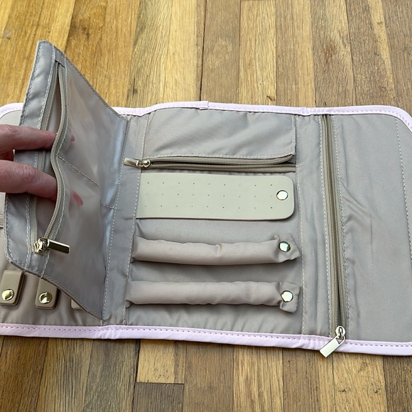 *last chance* Bagsmart | travel jewelry holder - Picture 15 of 16